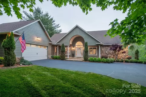 214 River Knoll Dr, Jefferson, NC 28640