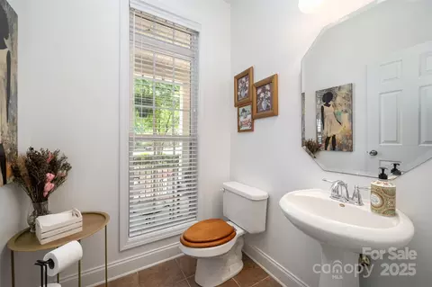 Bath - 2804 Pulaski Dr, Monroe, NC 28110 photo 4 of 5