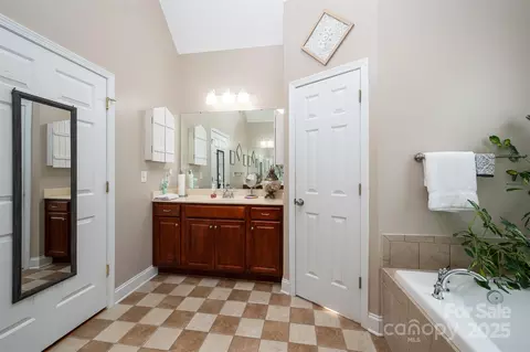 Bath - 2804 Pulaski Dr, Monroe, NC 28110 photo 1 of 5