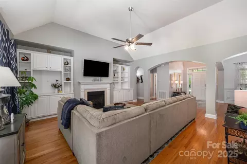 Living - 2804 Pulaski Dr, Monroe, NC 28110 photo 2 of 3