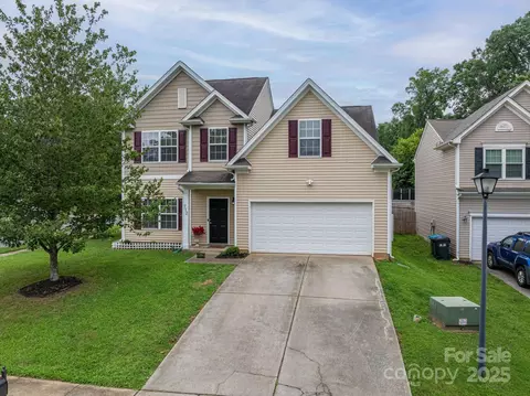 712 Harrier Rd, Charlotte, NC 28216