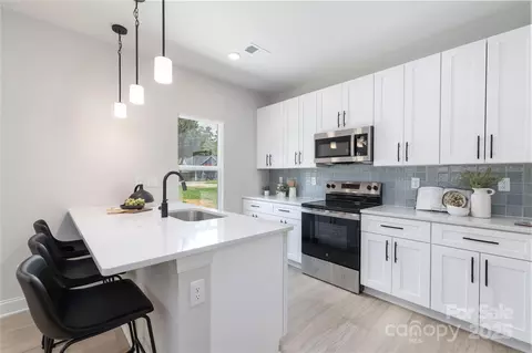 3610 Maggie Laney Dr, Charlotte, NC 28216