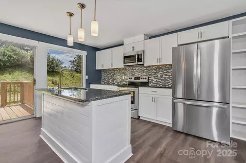 Kitchen - 41 Remembrance Rdg, Flat Rock, NC 28731 photo 2 of 3