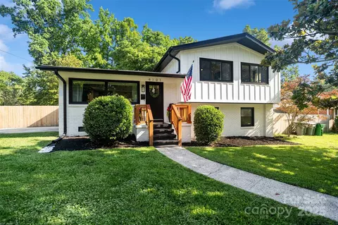 4101 Tipperary Pl, Charlotte, NC 28215