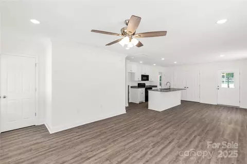 Living - 814 Generation Ln, Clover, SC 29710 photo 2 of 5