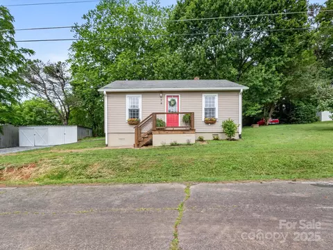 58 Poplar Sw Dr SW, Marion, NC 28752