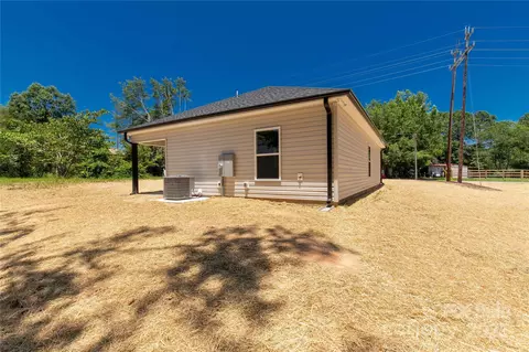 Exterior - 812 Generation Ln, Clover, SC 29710 photo 4 of 6