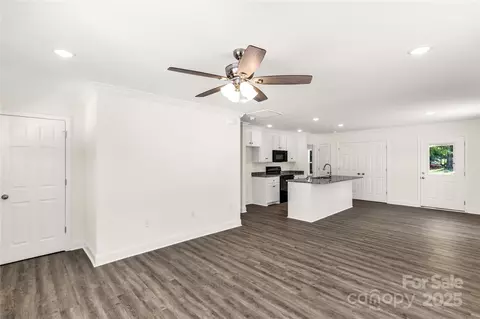 Living - 812 Generation Ln, Clover, SC 29710 photo 2 of 5