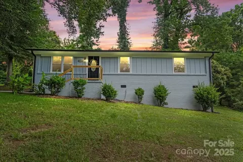 10514 Harbor Dr, Charlotte, NC 28214
