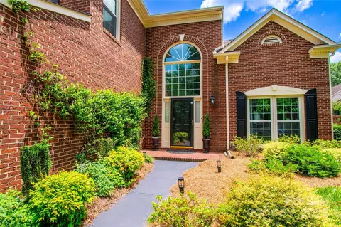 Exterior - 10418 Pullengreen Dr, Charlotte, NC 28277 photo 2 of 9