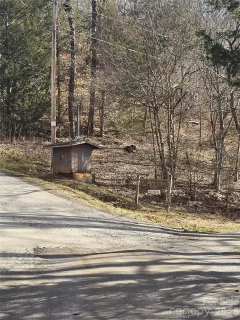 30 Black Mountain Rd, Cullowhee, NC 28723 photo 5