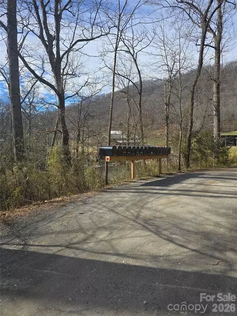 30 Black Mountain Rd, Cullowhee, NC 28723 photo 7