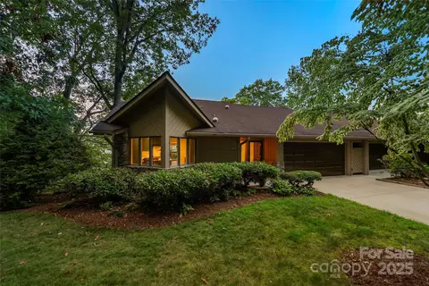 3301 Timber Trl, Asheville, NC 28804
