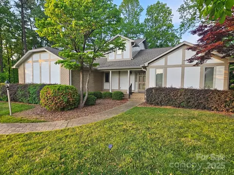 1072 Country Club Dr, Cherryville, NC 28021