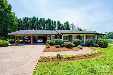 1211 25th Se St SE, Hickory, NC 28602