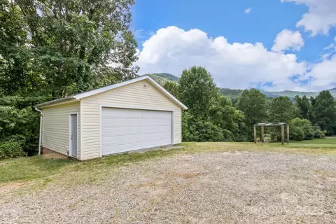 Exterior - 170 Beaverdam Loop Rd, Candler, NC 28715 photo 4 of 6