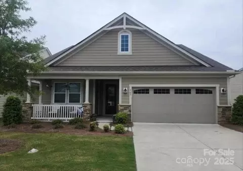 567 Lincoln Quarters Ln, Tega Cay, SC 29708
