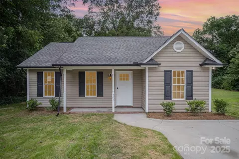 903 Brookdale St, Kannapolis, NC 28083