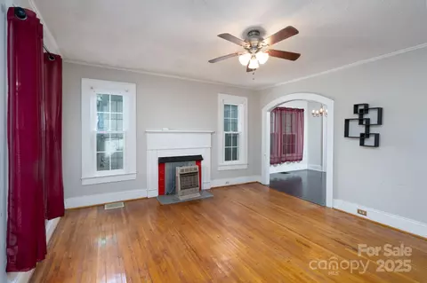 357 N Main St, Mount Pleasant, NC 28124 photo 3