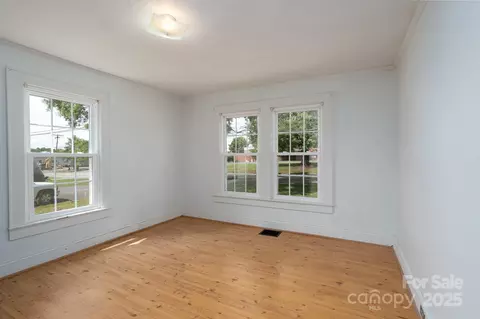 357 N Main St, Mount Pleasant, NC 28124 photo 7