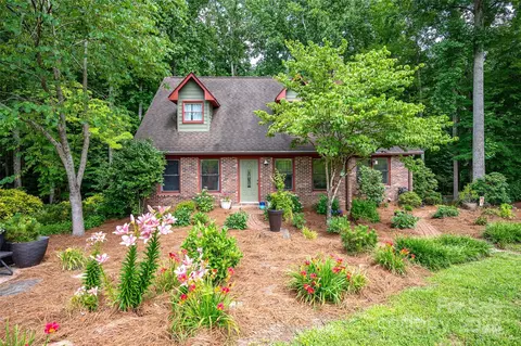 169 Primrose Ln, Statesville, NC 28625