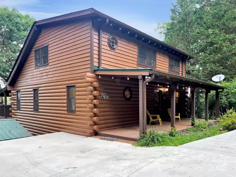 Exterior - 500 Beechwood Dr, Sylva, NC 28779 photo 2 of 11