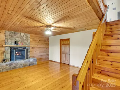 Living - 500 Beechwood Dr, Sylva, NC 28779 photo 11 of 13