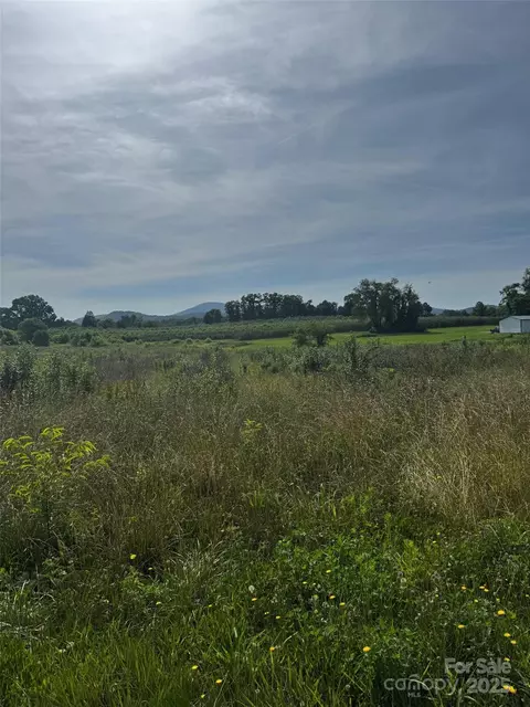 634 Beehive 7 Rd #7, Hendersonville, NC 28792
