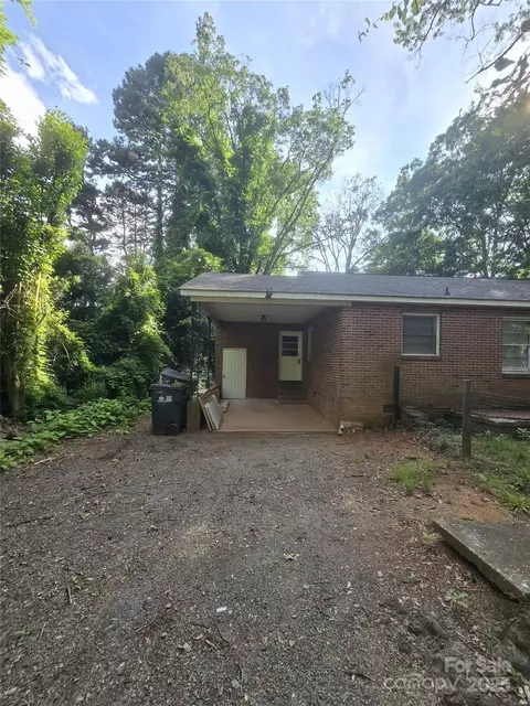 2433 Eargle Rd, Charlotte, NC 28269