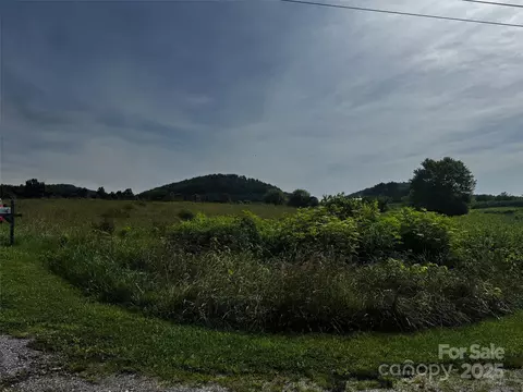 72 Canary 9 Ln #9, Hendersonville, NC 28792