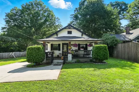840 10th Street Nw Blvd NW, Hickory, NC 28601