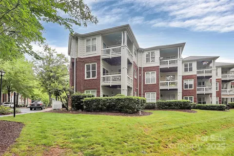 921 Northeast Dr, Davidson, NC 28036