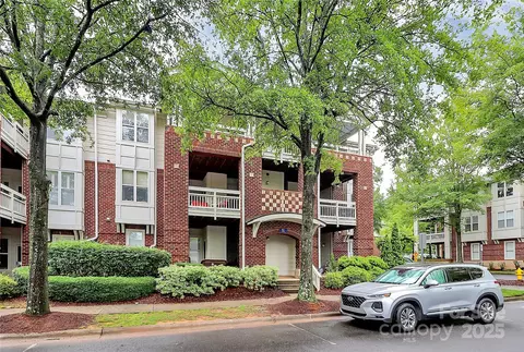 Exterior - 921 Northeast Dr, Davidson, NC 28036 photo 10 of 10