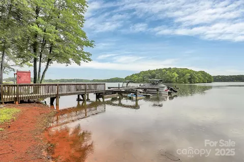 View/Area - 921 Northeast Dr, Davidson, NC 28036 photo 3 of 6