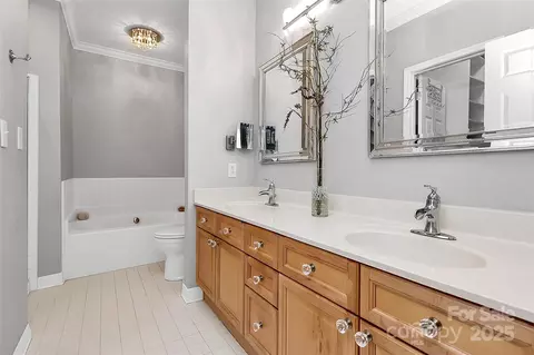 Bath - 921 Northeast Dr, Davidson, NC 28036 photo 2 of 2