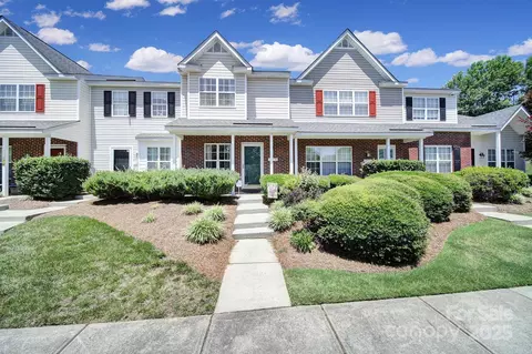 10078 Pergola View Ct, Charlotte, NC 28213