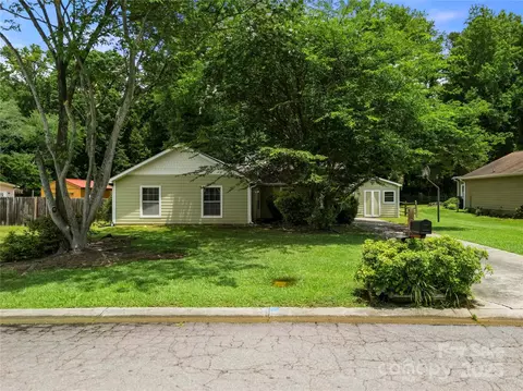 4333 Dunwoody Dr, Charlotte, NC 28215