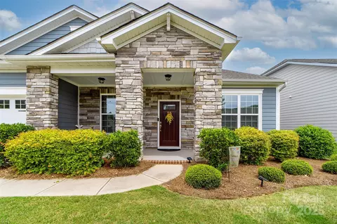 732 Wood Lily Dr, Belmont, NC 28012