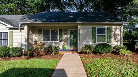1124 St Charles 3 Ct #3, Newton, NC 28658