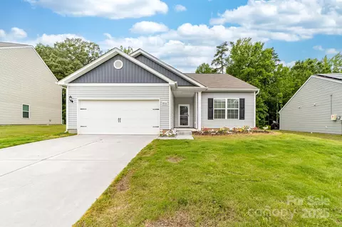 8416 Highgate Dr, Charlotte, NC 28215