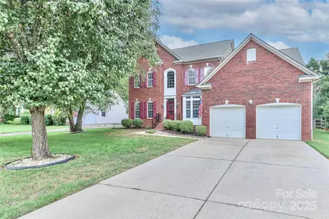 113 Harbor Cove Ln, Mooresville, NC 28117