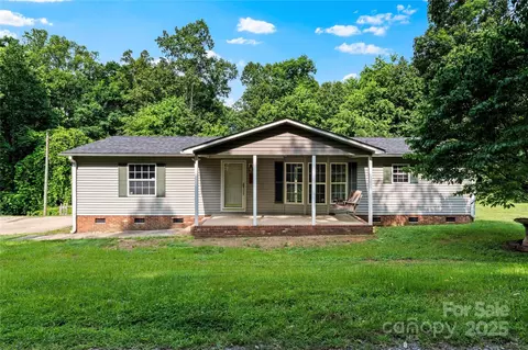 103 Forest Dr, King, NC 27021