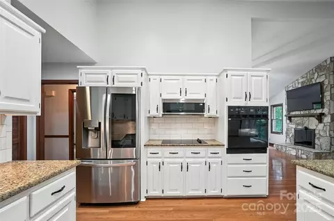 Kitchen - 4323 Crow Rd, Monroe, NC 28112 photo 3 of 5