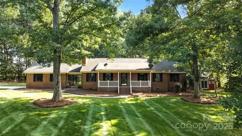 4323 Crow Rd, Monroe, NC 28112