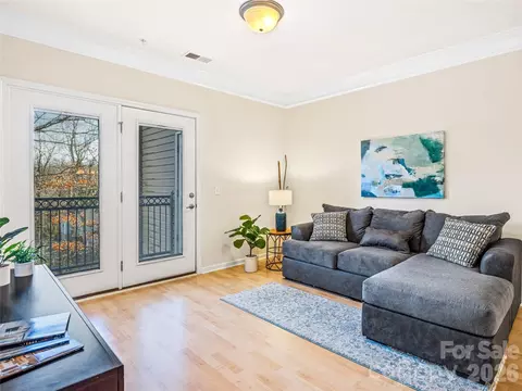 726 Appeldoorn Cir, Asheville, NC 28803