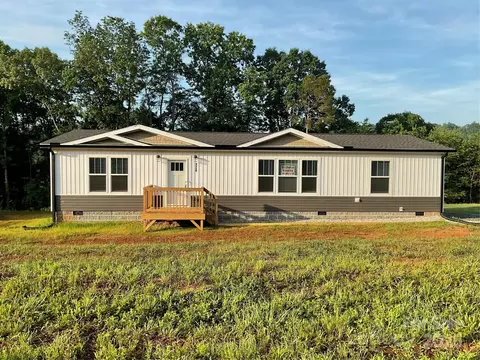 126 Zircon Dr, Statesville, NC 28625