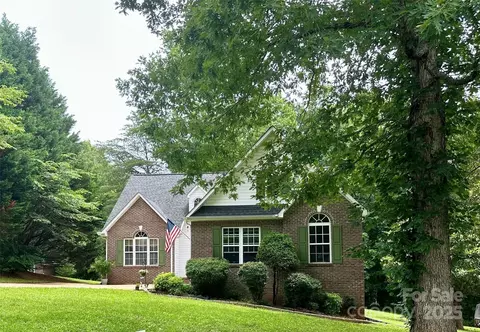 613 Stacy Ridge Rd, Gastonia, NC 28052