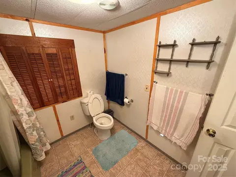 Bath - 370 Miracle Dr, Salisbury, NC 28146 photo 9 of 9