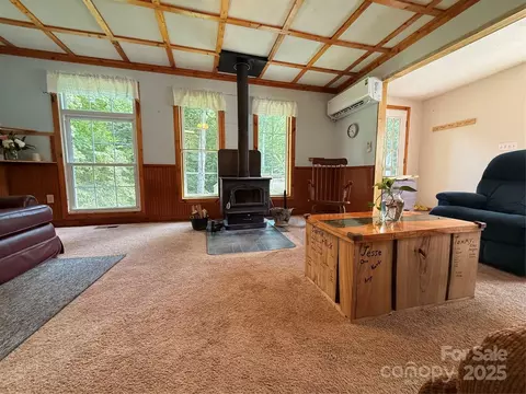 Living - 370 Miracle Dr, Salisbury, NC 28146 photo 2 of 5
