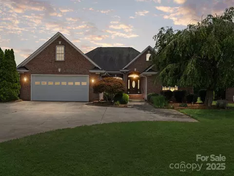 2872 Wheat Field Ct, Lincolnton, NC 28092